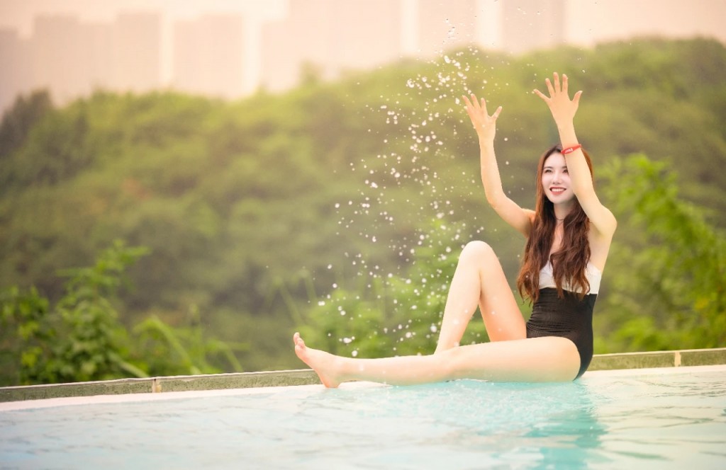 无边际成人游泳池网红打卡项目